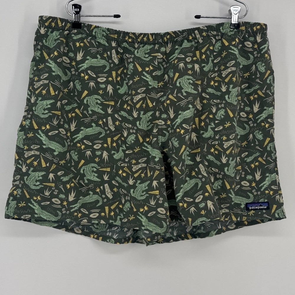 Patagonia Baggies Men XXL Shorts Green Alligator Print Recycled Nylon 5in Inseam